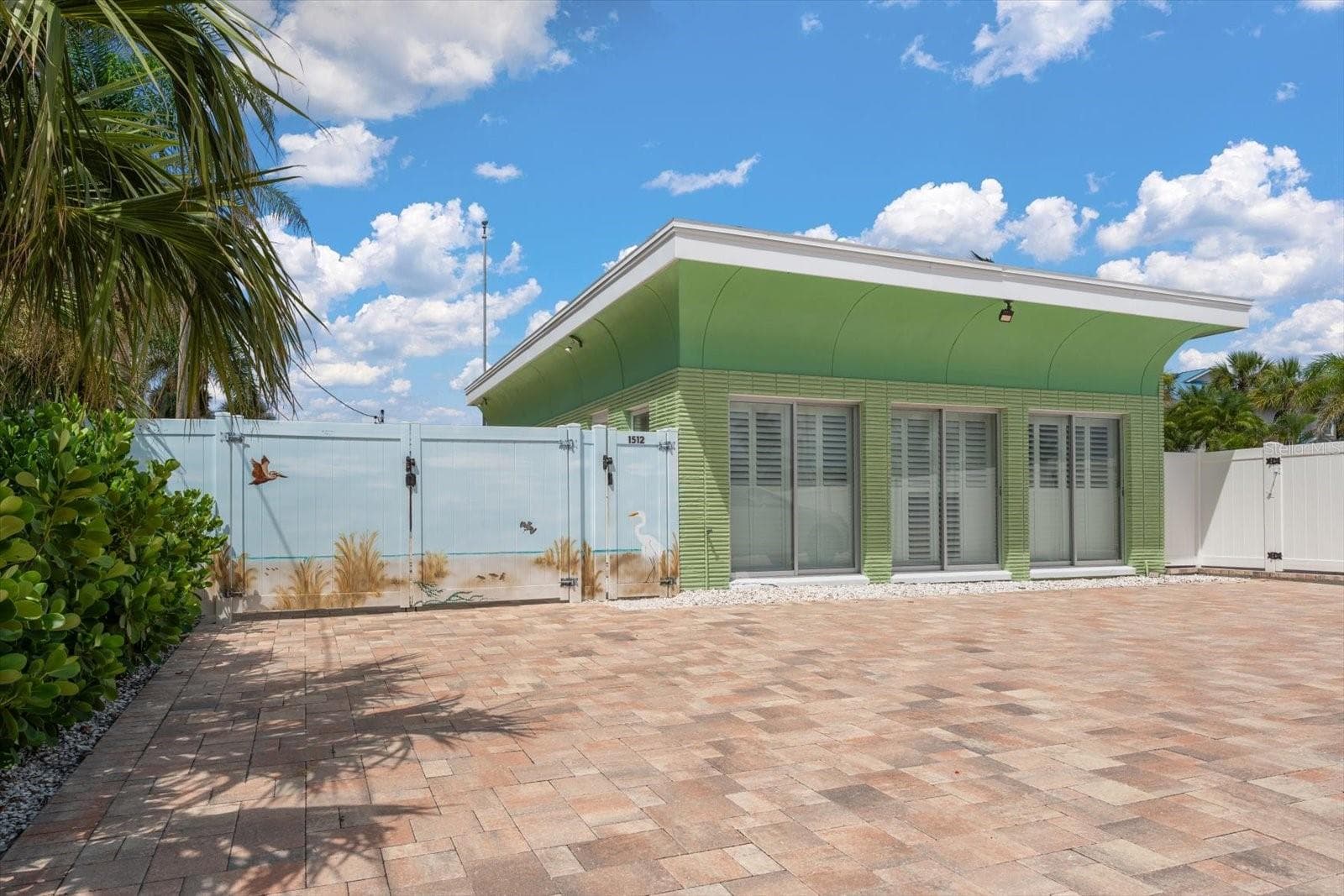 Separate 1 bedroom fully furnished - 1512 GULF BLVD, INDIAN ROCKS BEACH