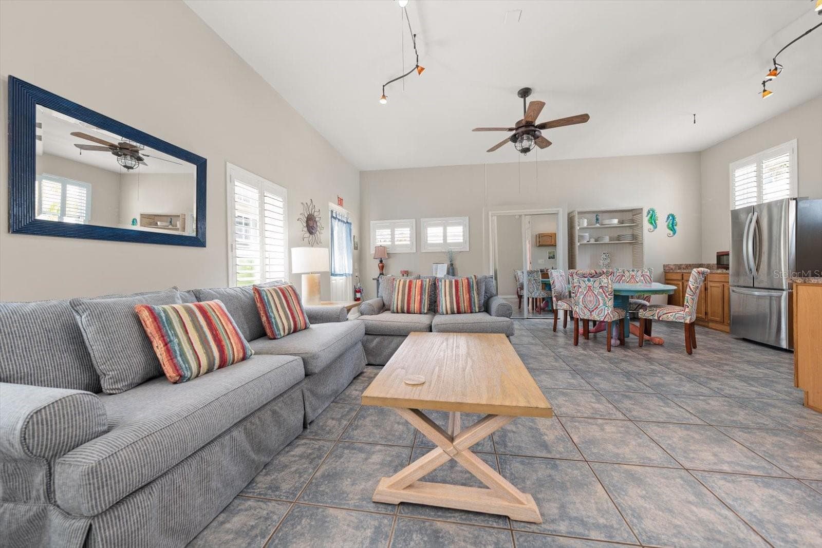 One bedroom living area - 1512 GULF BLVD, INDIAN ROCKS BEACH