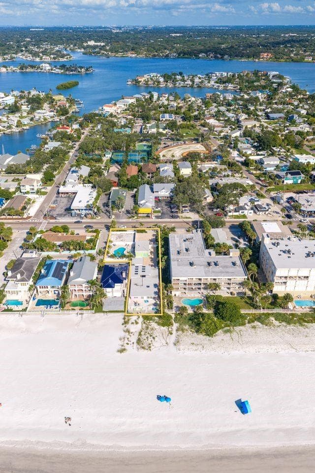 Large parcel with varied opportunites - 1512 GULF BLVD, INDIAN ROCKS BEACH