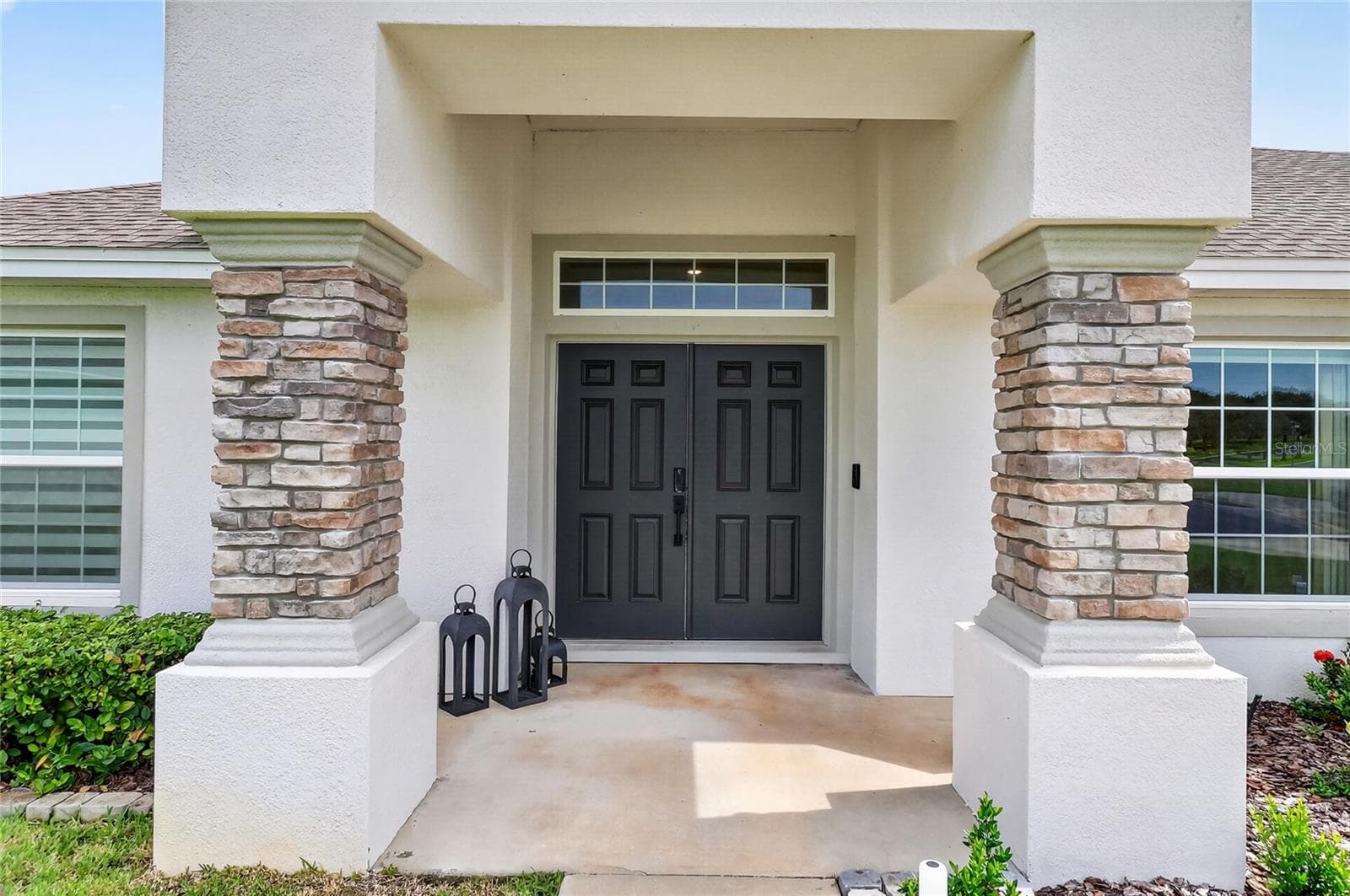 Grand front entrance - 5020 MOSS HAMMOCK TRL, SEBRING