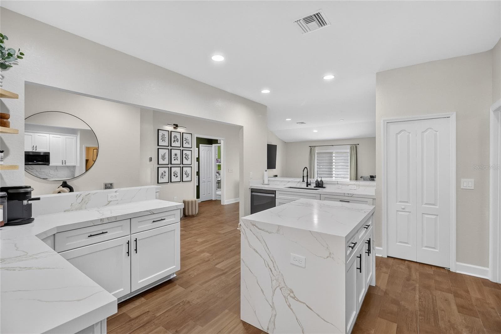 Love the high ceilings - 5020 MOSS HAMMOCK TRL, SEBRING