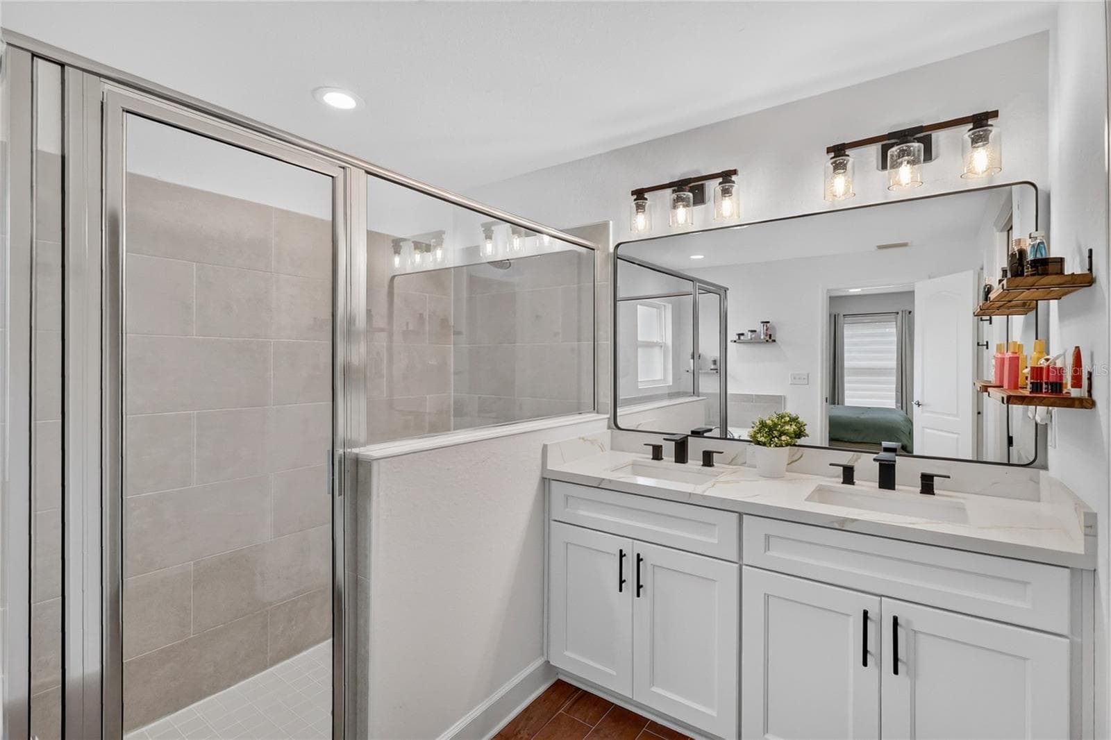 2 sinks in primary bathroom - 5020 MOSS HAMMOCK TRL, SEBRING