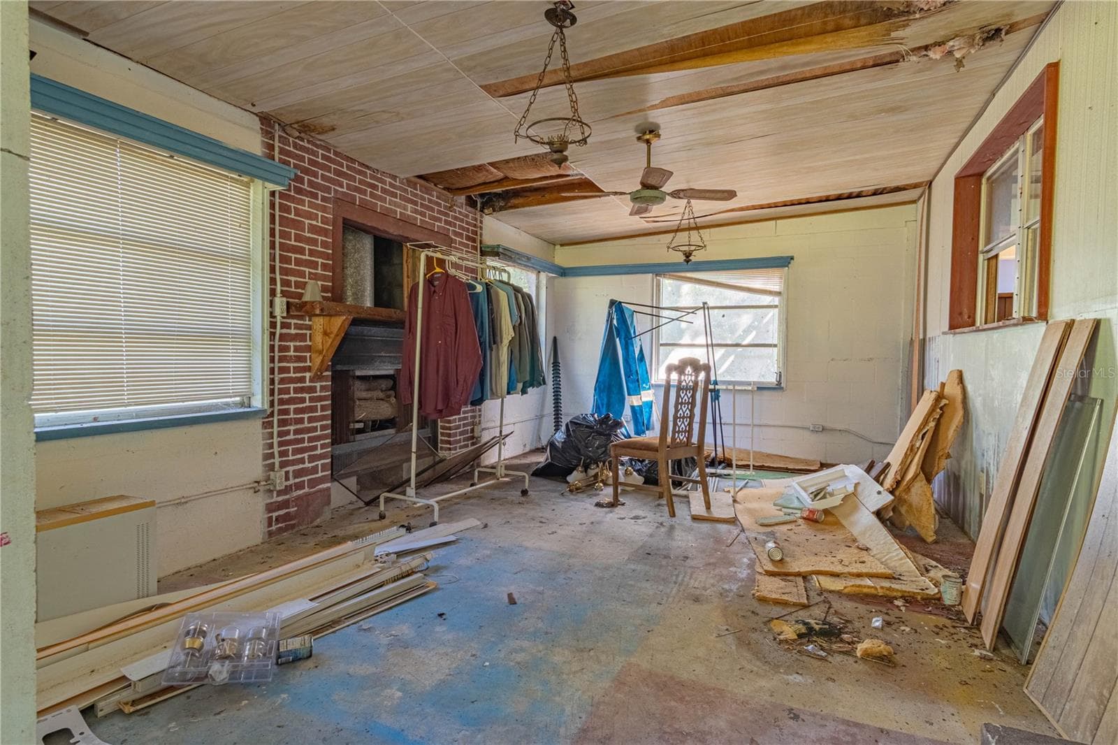 Manufactured Home at 11713 E HAWK LN, FLORAL CITY, photo 11 of 26