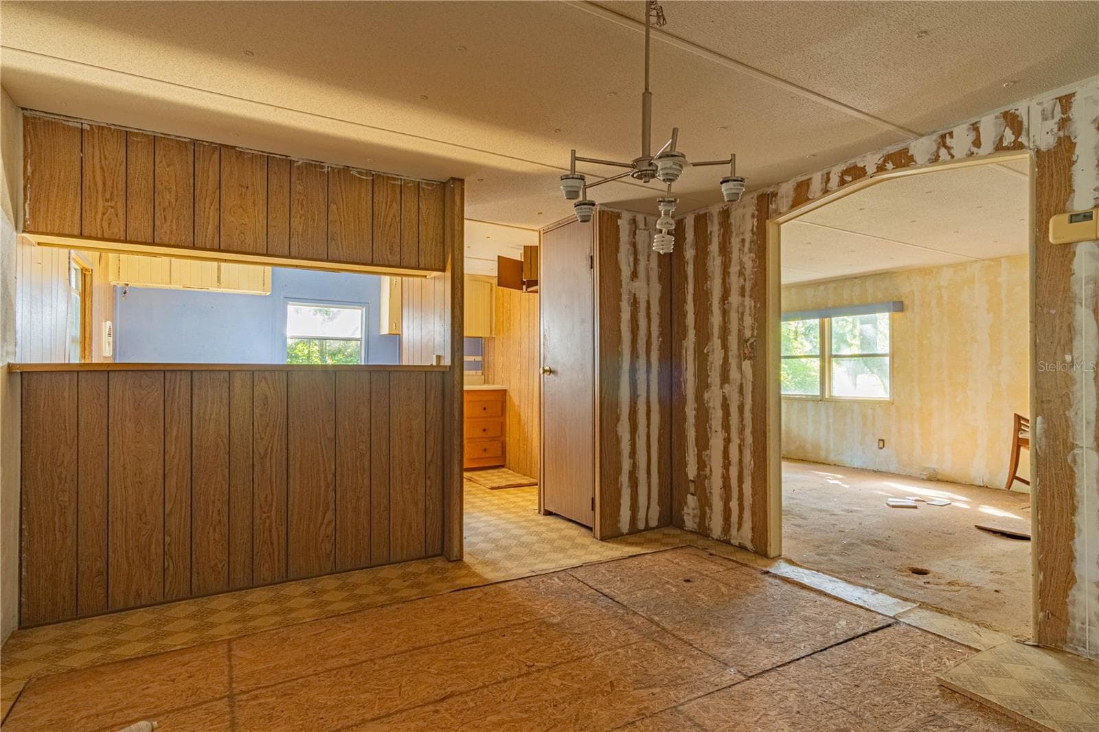 Manufactured Home at 11713 E HAWK LN, FLORAL CITY, photo 13 of 26