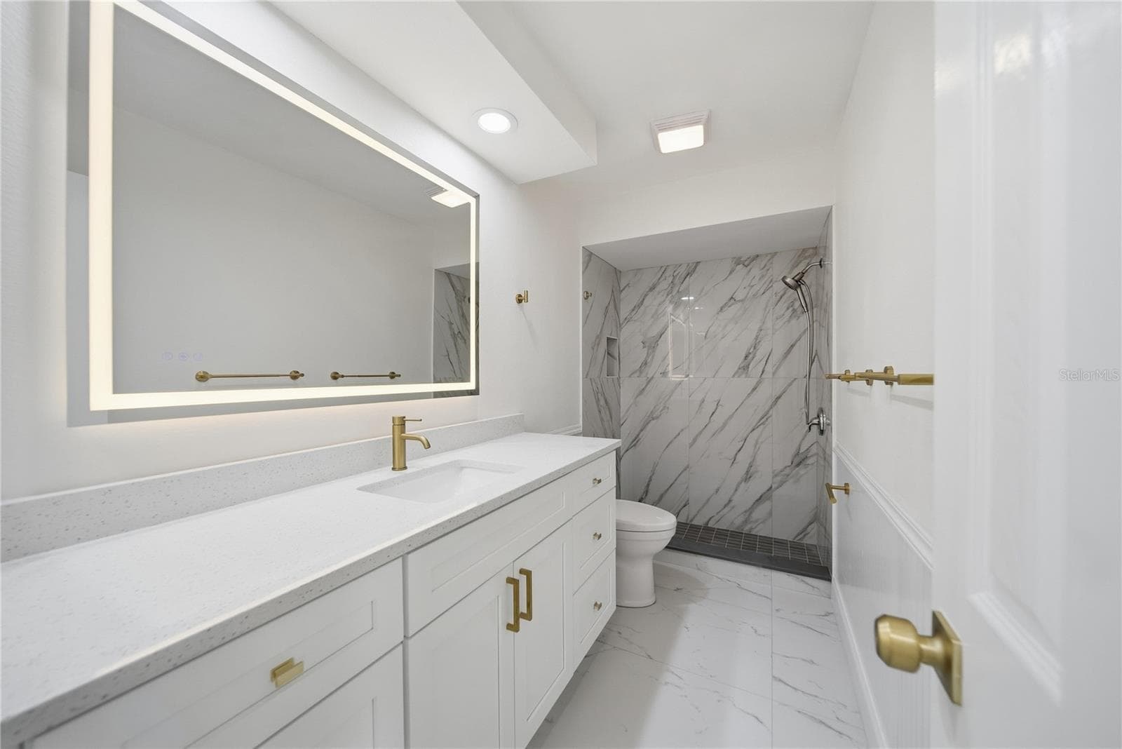 Condominium at 6203 COURTSIDE DR #21, BRADENTON, photo 13 of 42