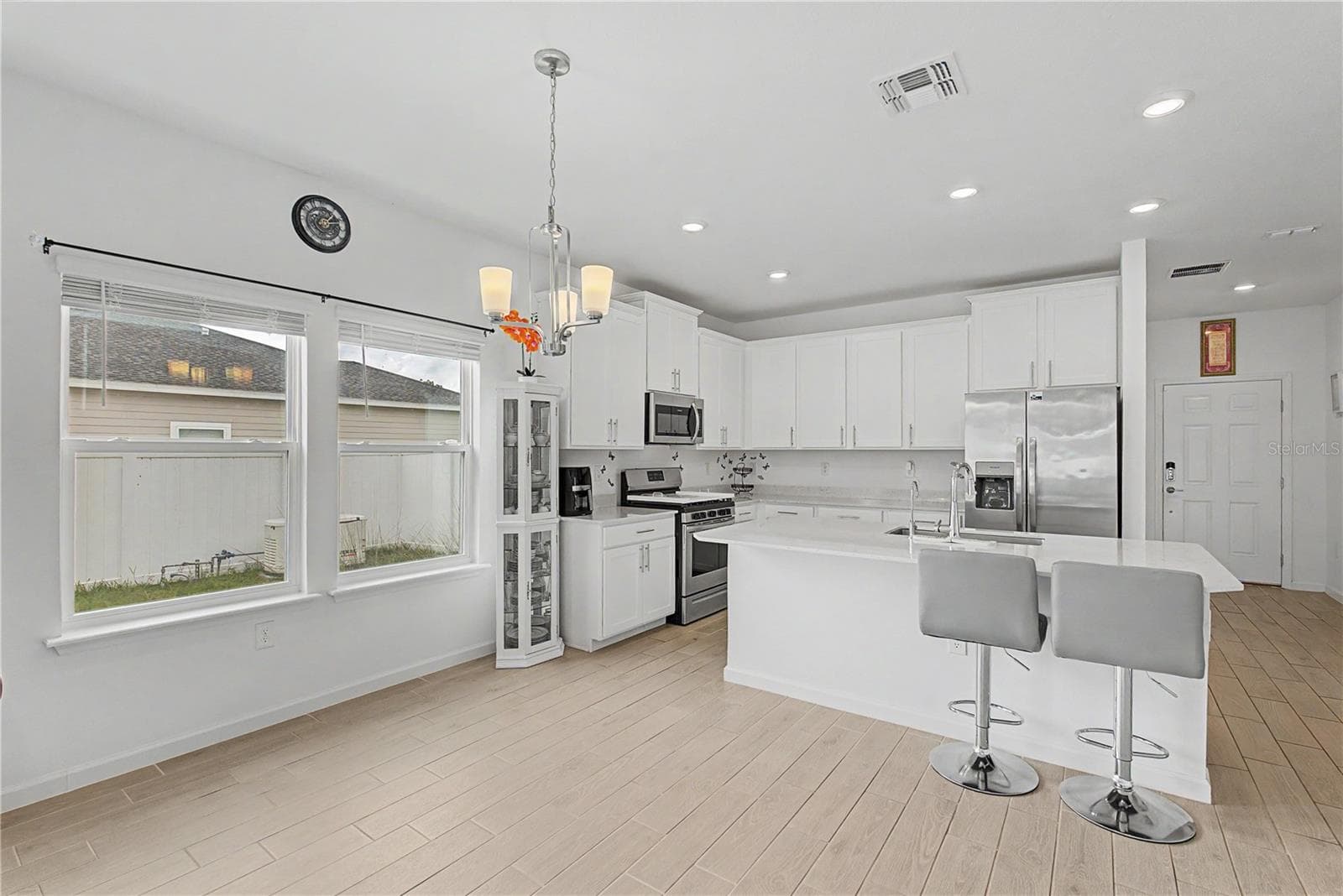 Single Family Residence at 491 NW 4TH TER, WILLISTON, photo 10 of 45