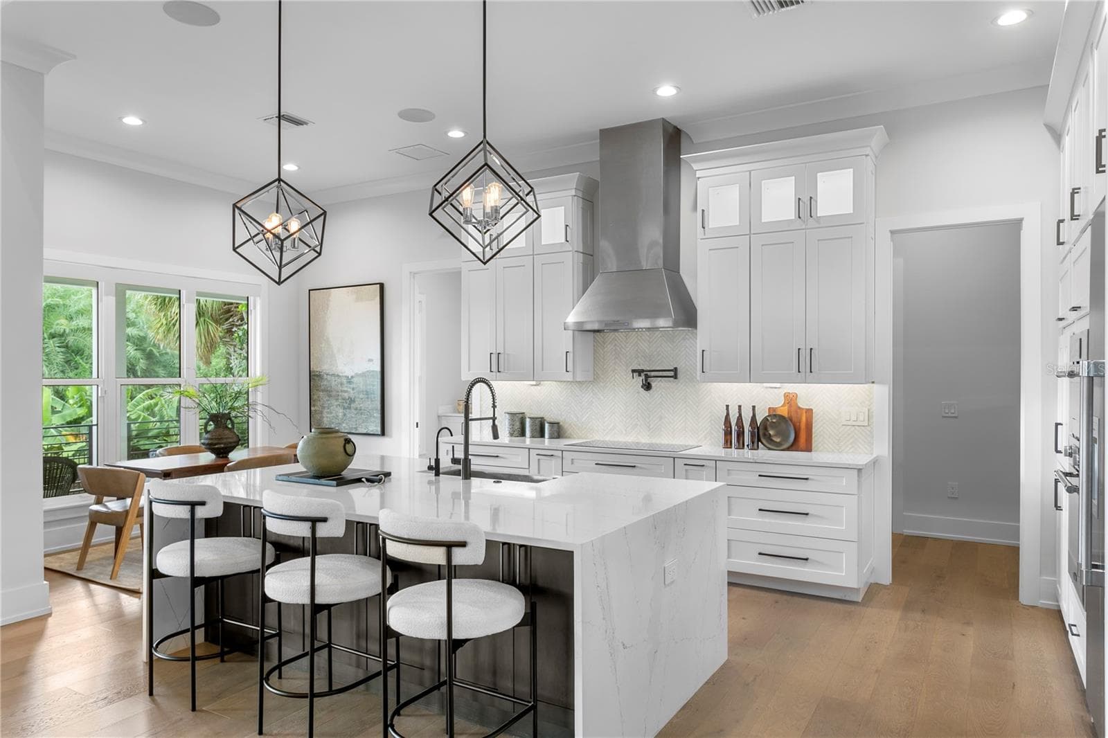 Single Family Residence at 790 CORDOVA BLVD NE, ST PETERSBURG, photo 13 of 54