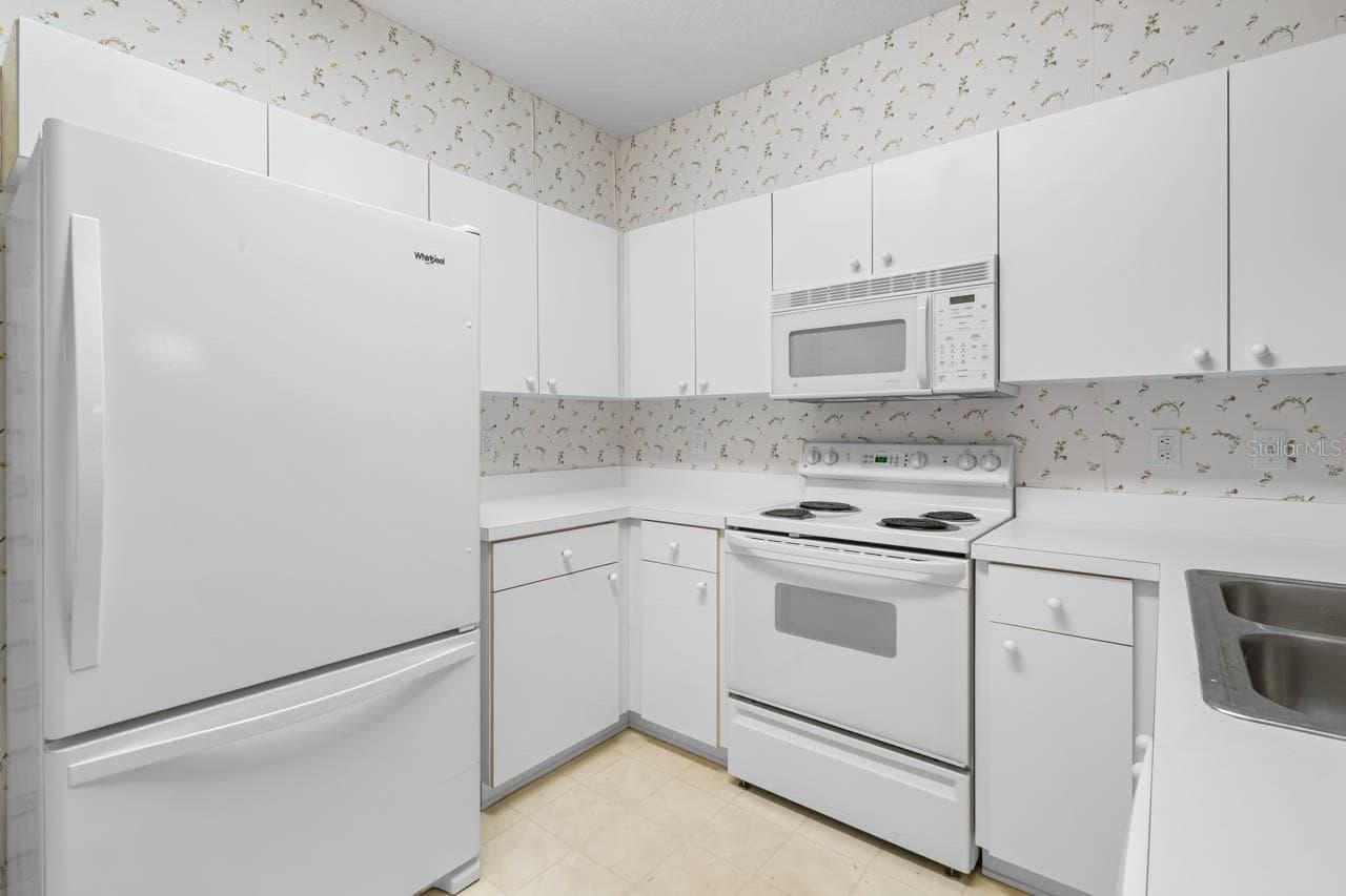 Kitchen - 2617 NEWCOMB CT, SUN CITY CENTER