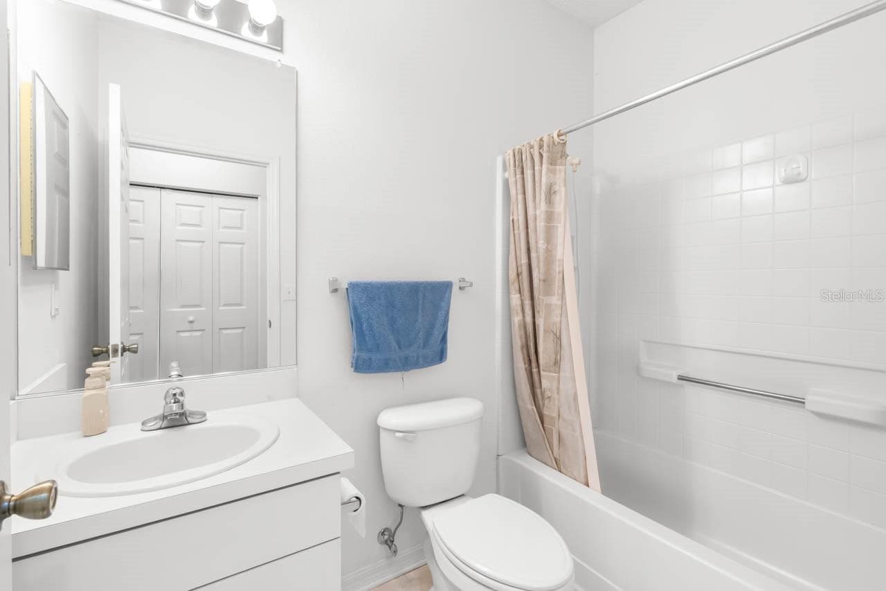 Guest bathroom - 2617 NEWCOMB CT, SUN CITY CENTER