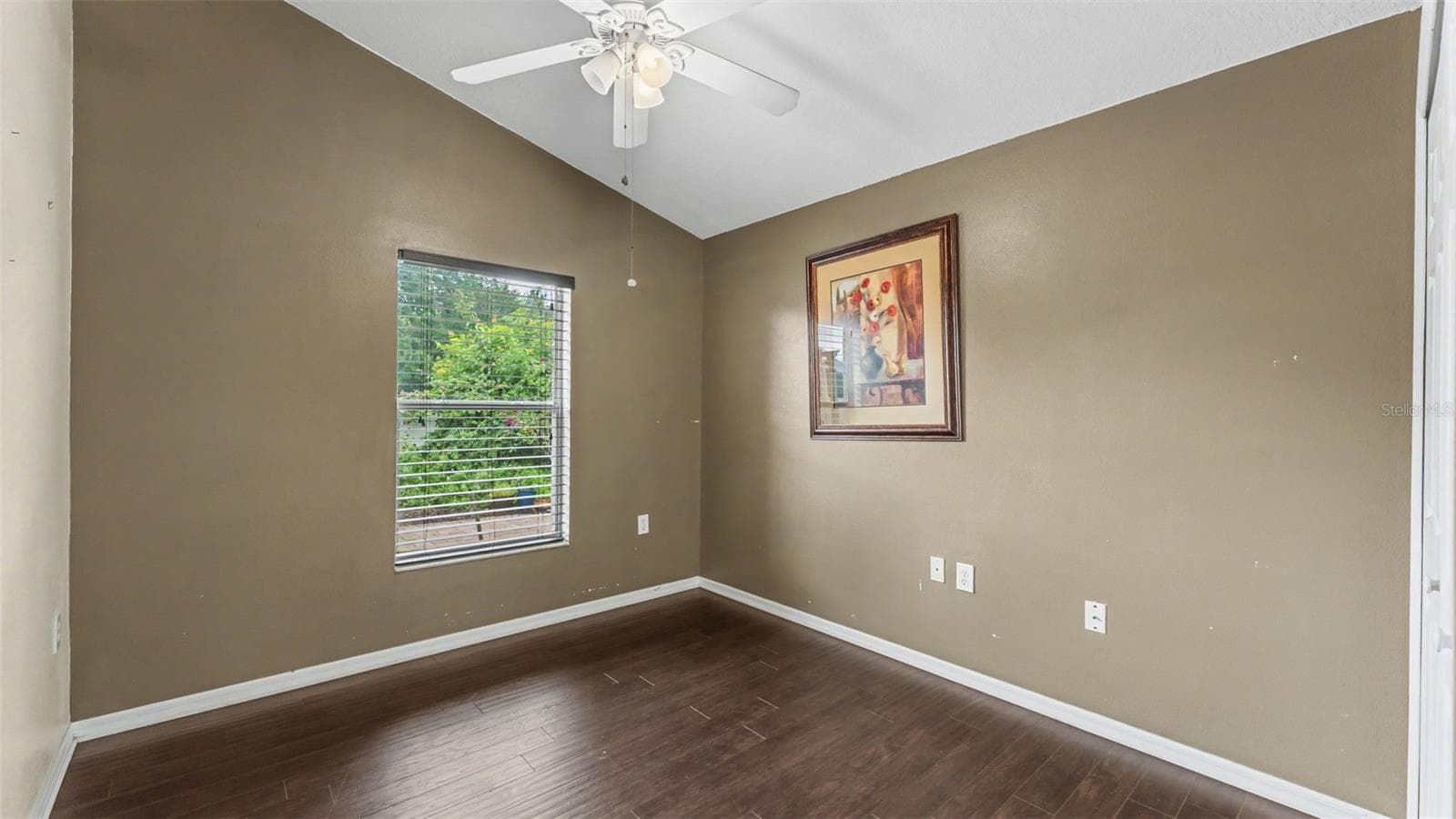 Guestroom 2 - 126 KING GEORGE DR, DAVENPORT