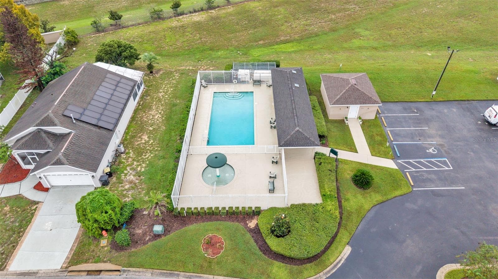 Community Pool - 126 KING GEORGE DR, DAVENPORT