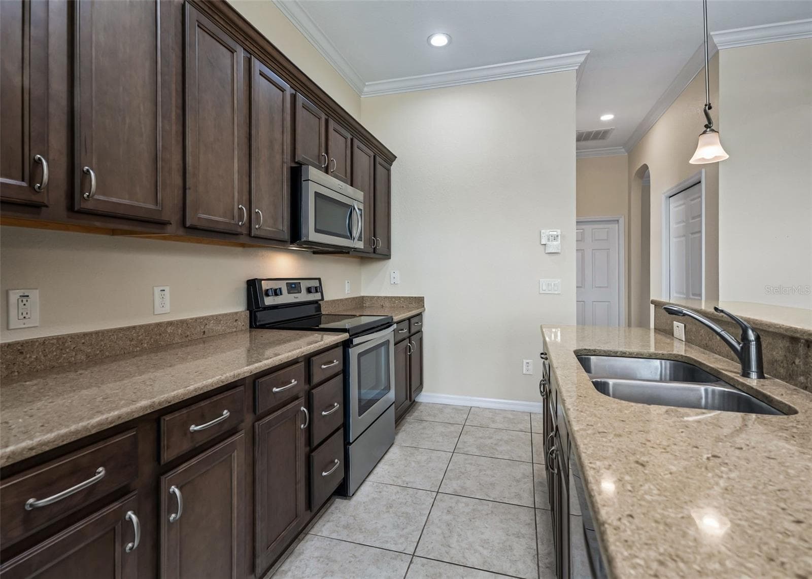 Plenty of Counter & Cabinet space - 11252 SE 170TH PL, SUMMERFIELD