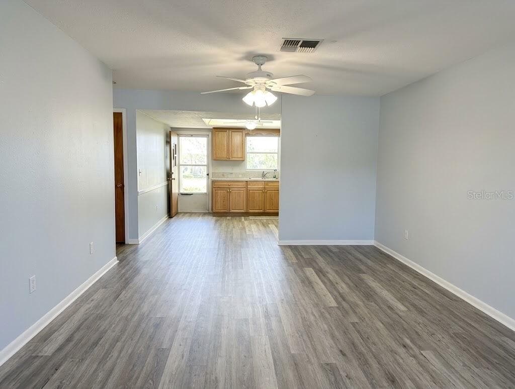Townhouse at 26 W RAYMOND ST, AVON PARK, photo 4 of 15