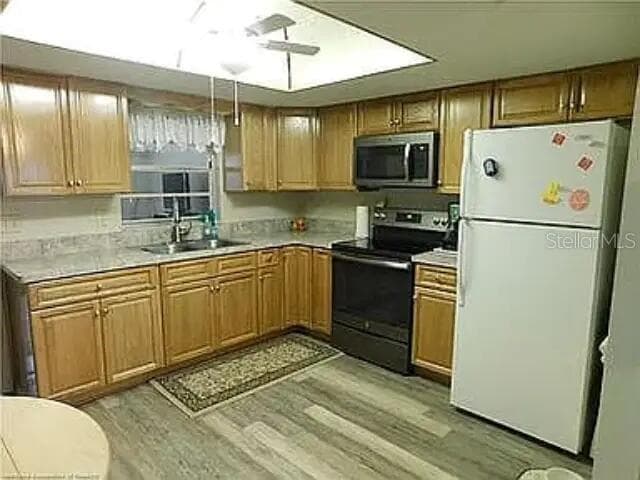 Townhouse at 26 W RAYMOND ST, AVON PARK, photo 6 of 15