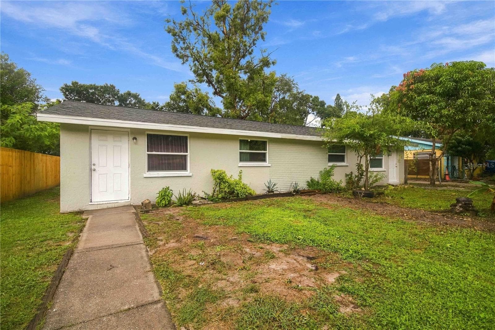 Duplex at 4212 9TH ST E, BRADENTON, photo 2 of 32