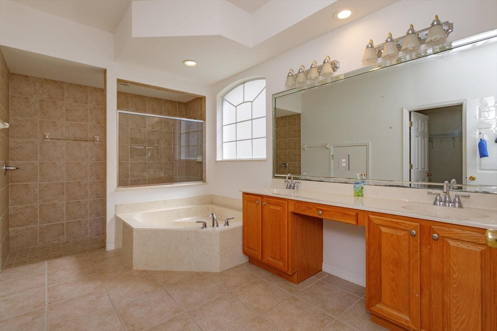 master bath - 3465 N ROLLING HILLS LN, APOPKA