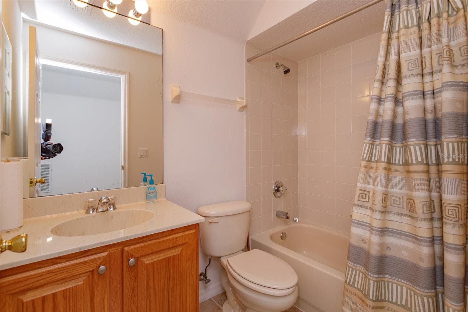 bathroom 4 - 3465 N ROLLING HILLS LN, APOPKA