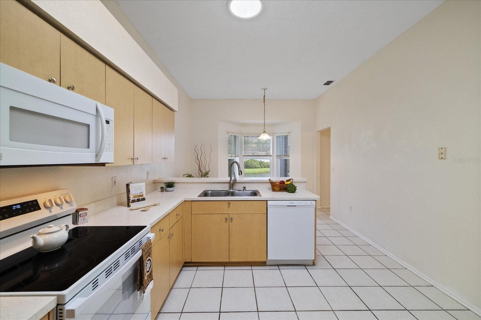 Single Family Residence at 12128 LOBLOLLY PINE DR, NEW PORT RICHEY, photo 6 of 70