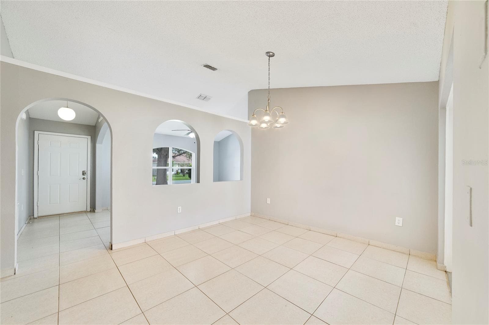 Single Family Residence at 1163 PERPIGNAN CT, KISSIMMEE, photo 4 of 25