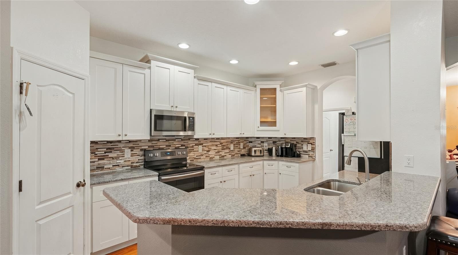 Single Family Residence at 1314 EMERALD HILL WAY, VALRICO, photo 2 of 18