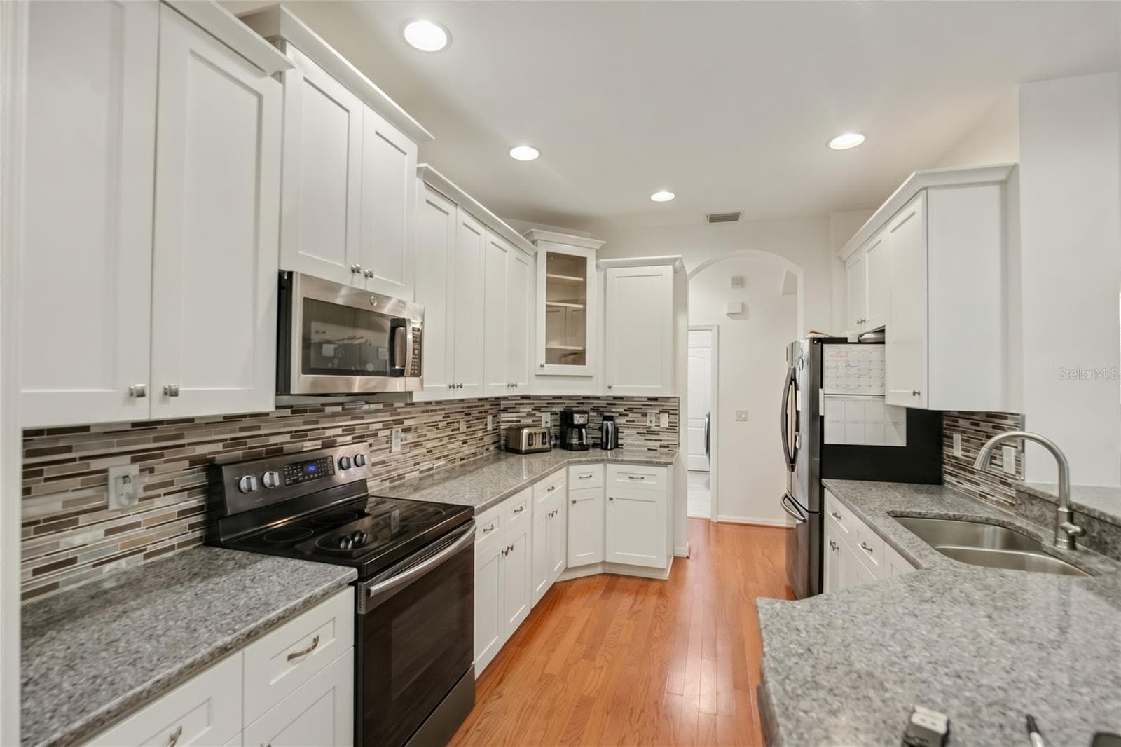 Single Family Residence at 1314 EMERALD HILL WAY, VALRICO, photo 3 of 18