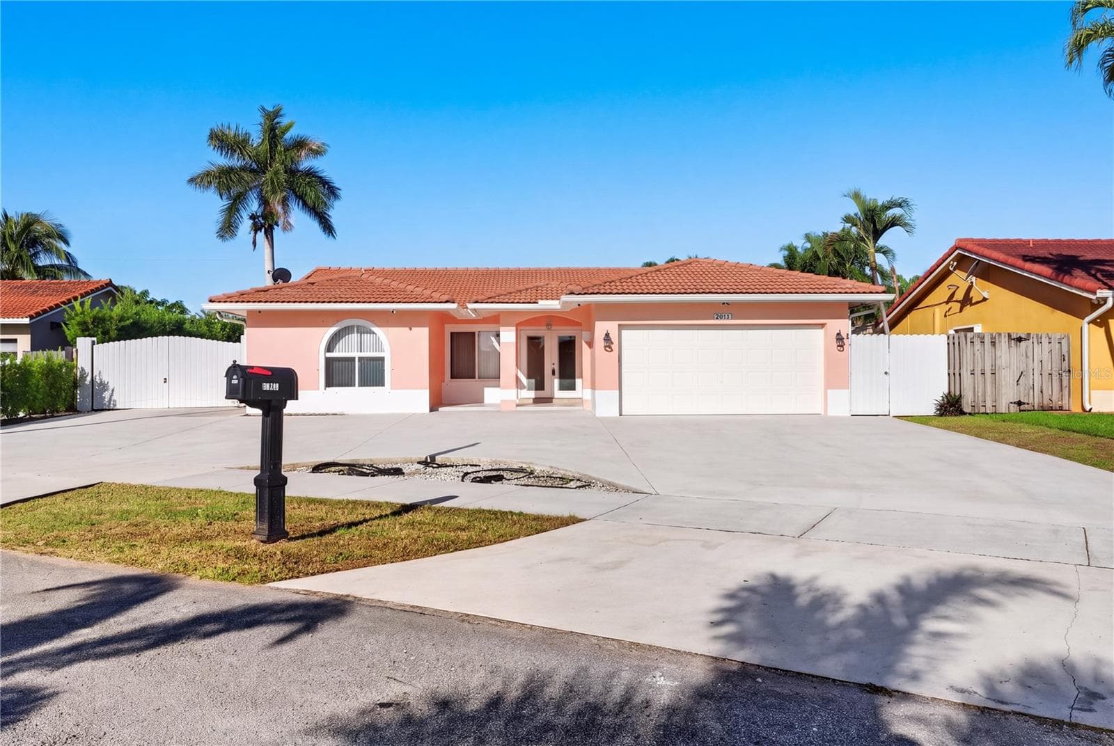Single Family Residence at 20134 SW 131 CT, MIAMI, photo 6 of 33