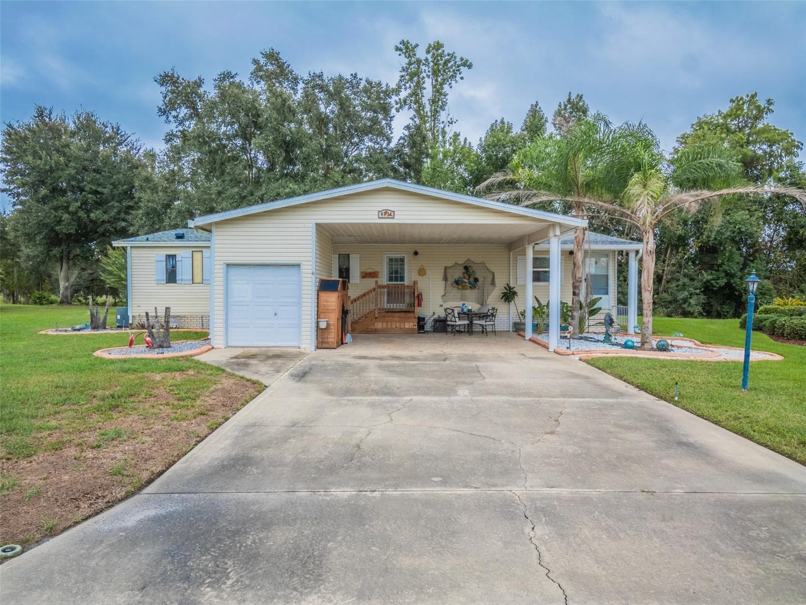 Manufactured Home at 4634 BELLE GRV, LEESBURG, photo 2 of 49