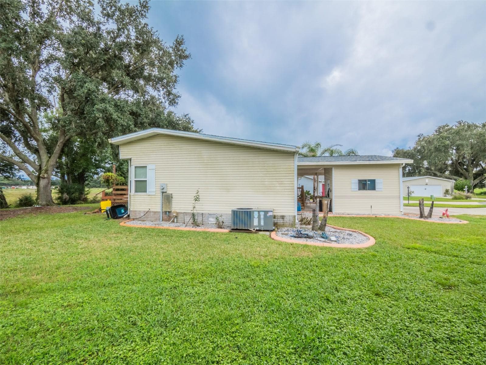 Manufactured Home at 4634 BELLE GRV, LEESBURG, photo 5 of 49