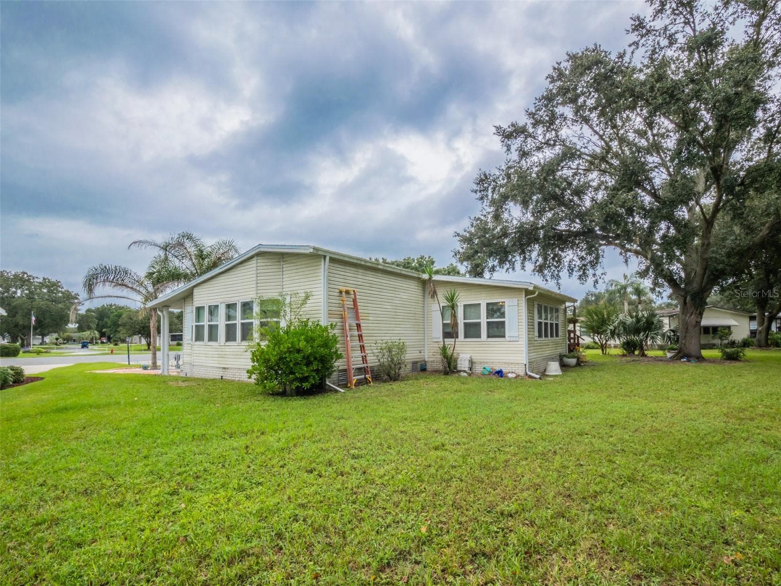 Manufactured Home at 4634 BELLE GRV, LEESBURG, photo 8 of 49