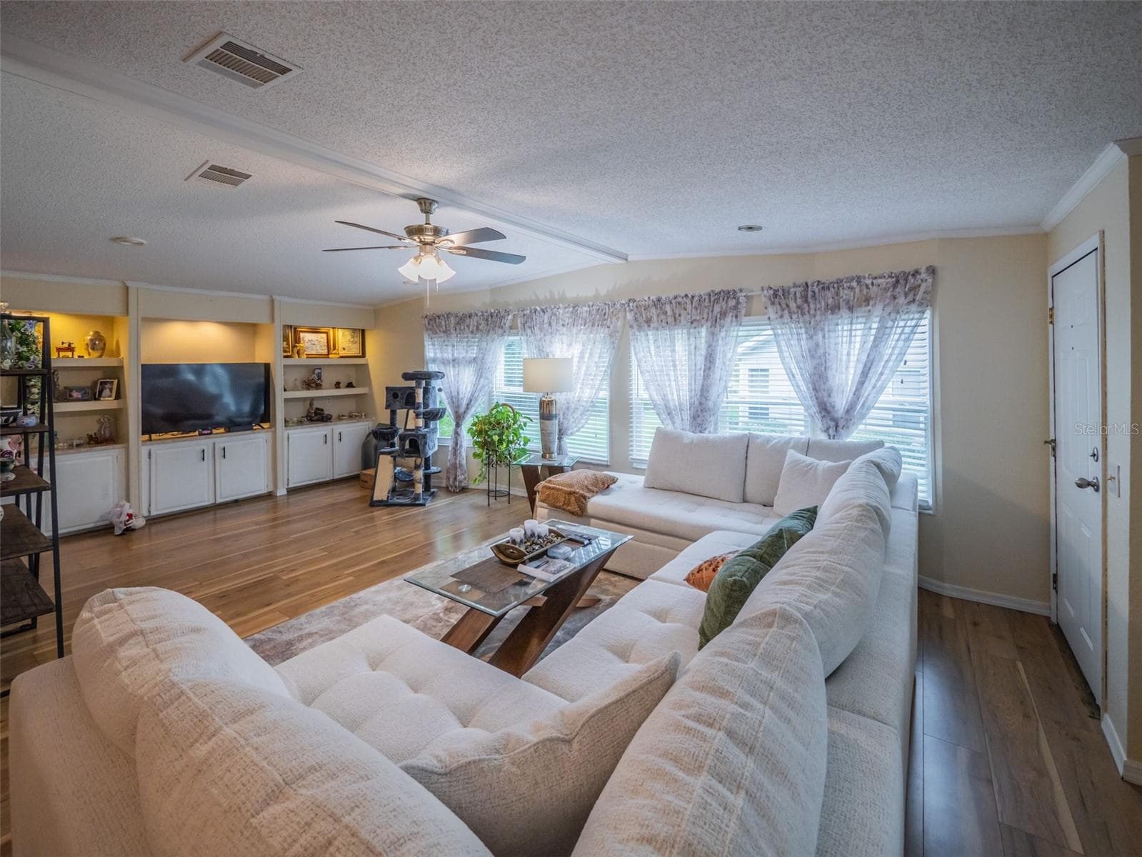 Manufactured Home at 4634 BELLE GRV, LEESBURG, photo 13 of 49