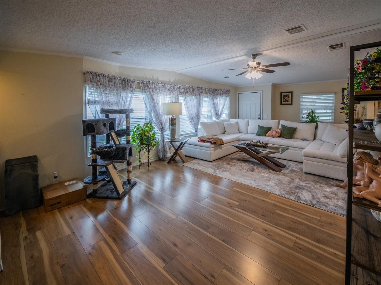 Manufactured Home at 4634 BELLE GRV, LEESBURG, photo 14 of 49