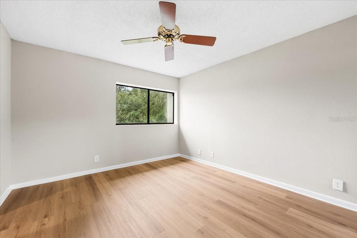 Townhouse at 7903 CEDAR DR, TEMPLE TERRACE, photo 17 of 33