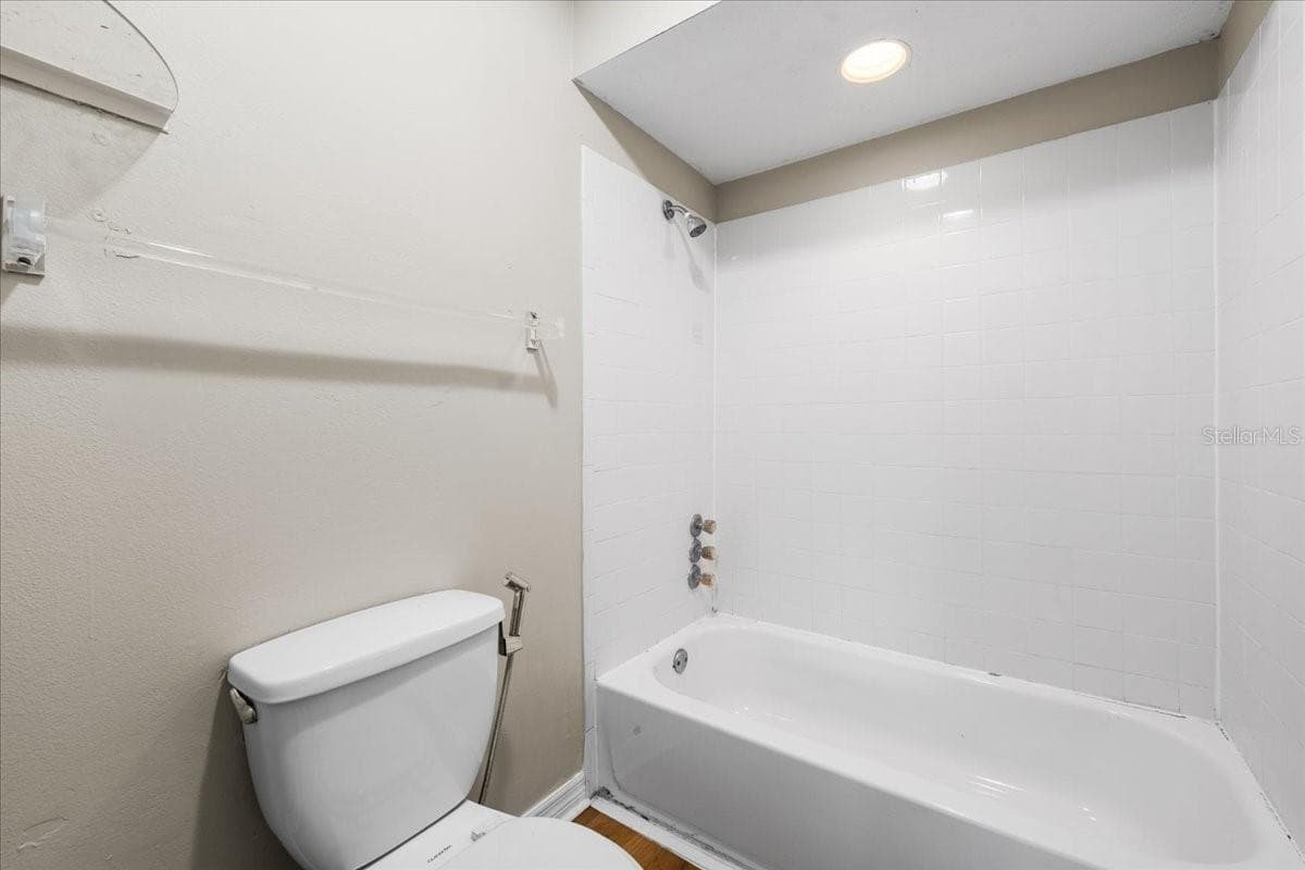 Townhouse at 7903 CEDAR DR, TEMPLE TERRACE, photo 20 of 33
