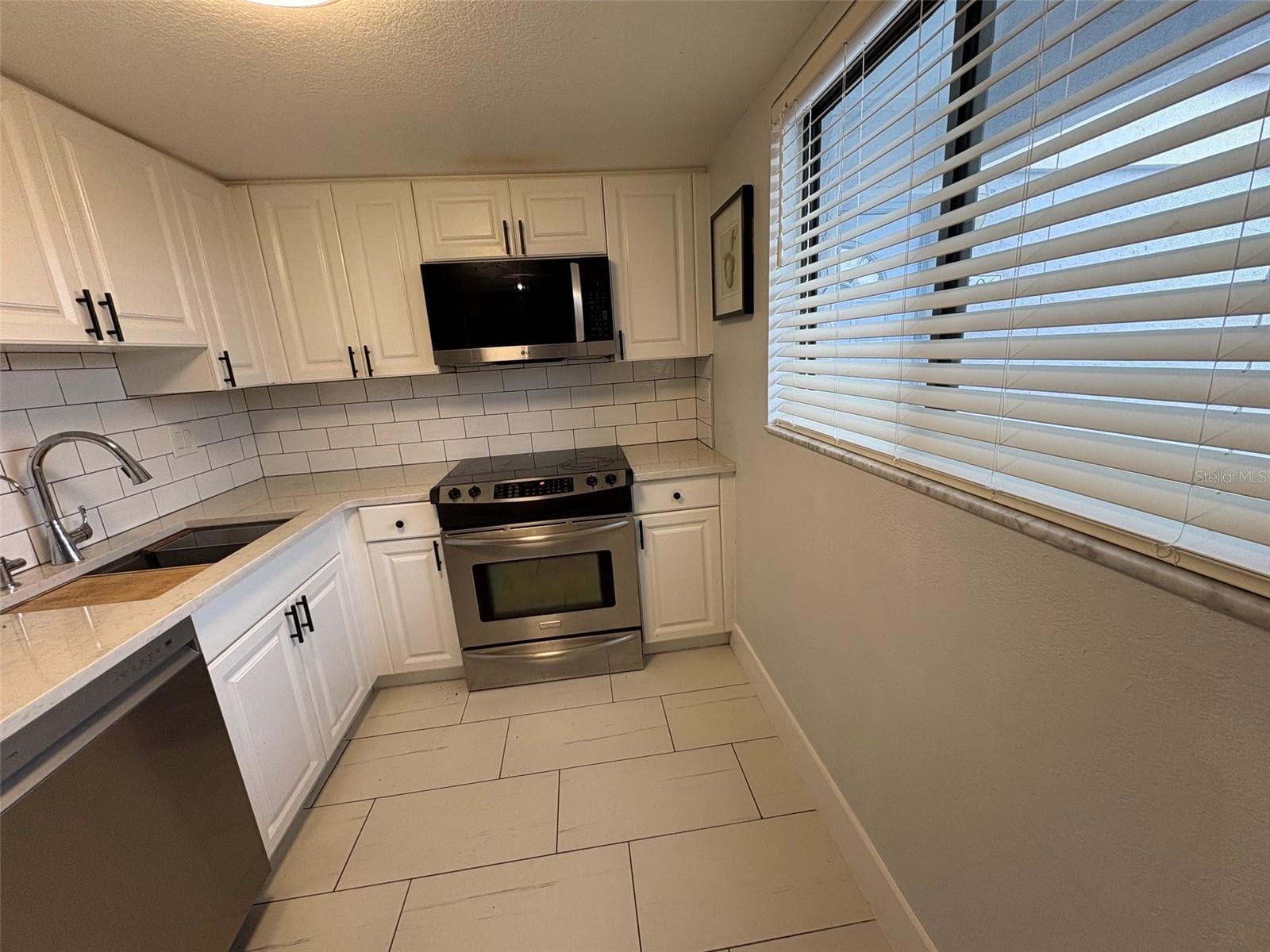 Condominium at 5310 26TH ST W #1605, BRADENTON, photo 12 of 33