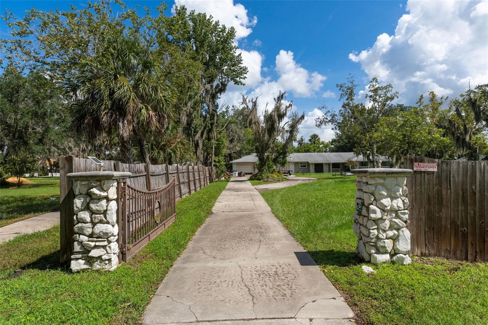 Single Family Residence at 149 & 151 SE PARADISE POINT RD, CRYSTAL RIVER, photo 4 of 47
