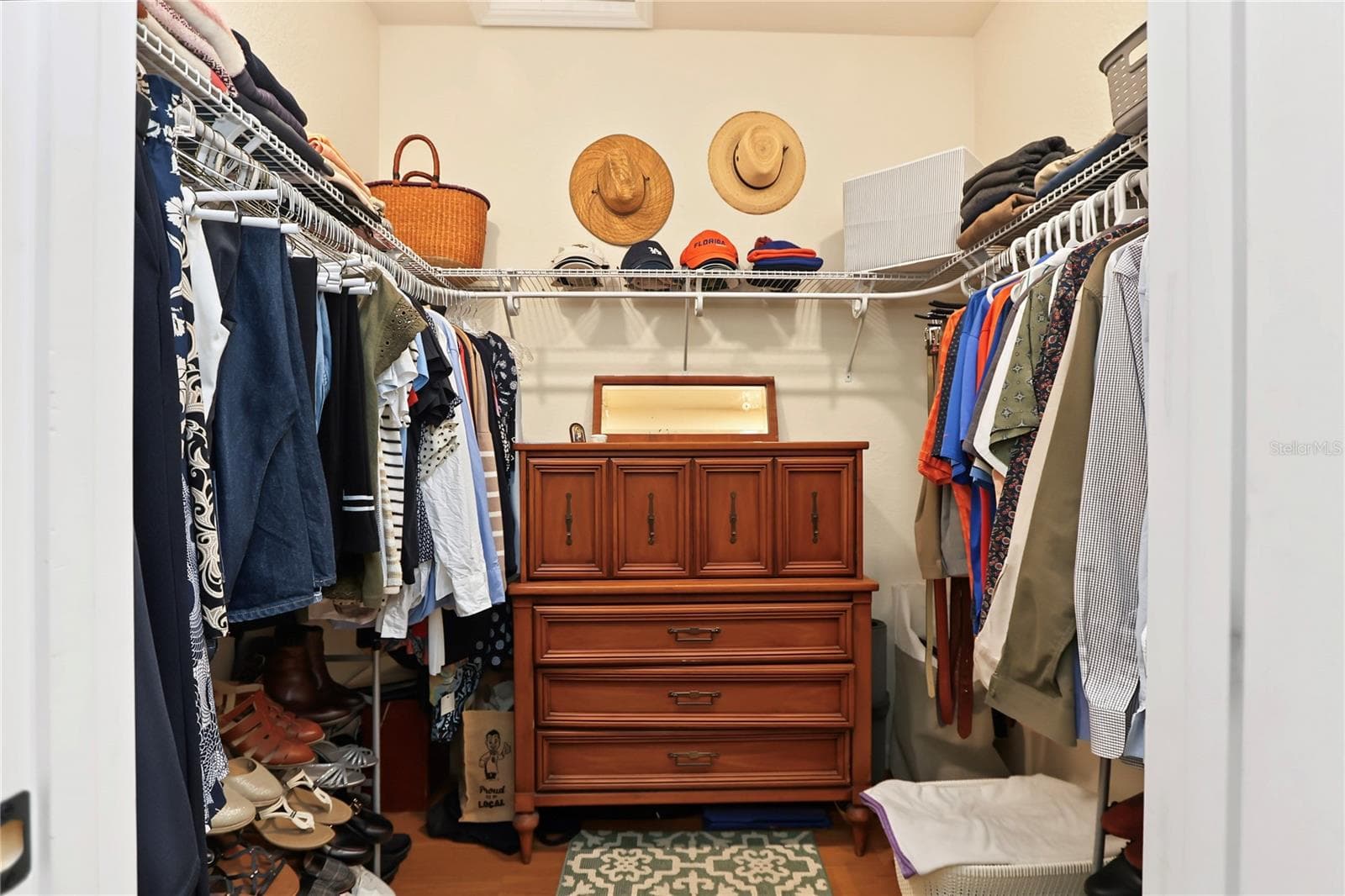 Walk In Closet - 17980 SW 31ST ST, DUNNELLON