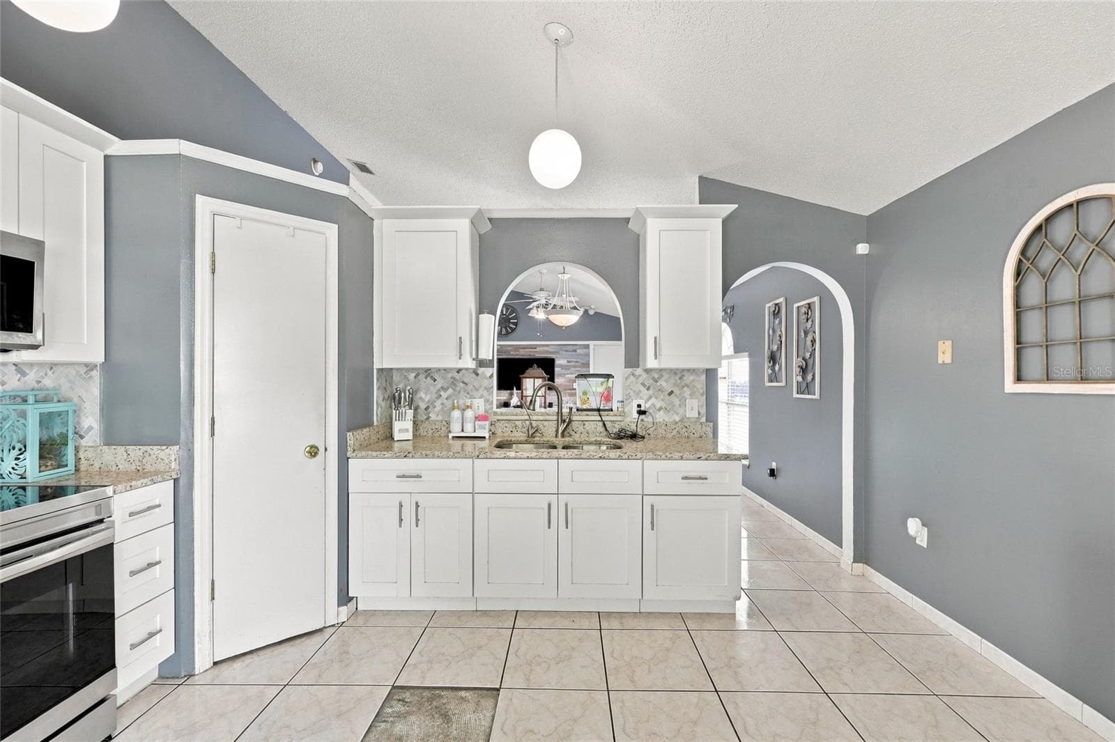 Single Family Residence at 10521 ROCKING A RUN, ORLANDO, photo 12 of 42