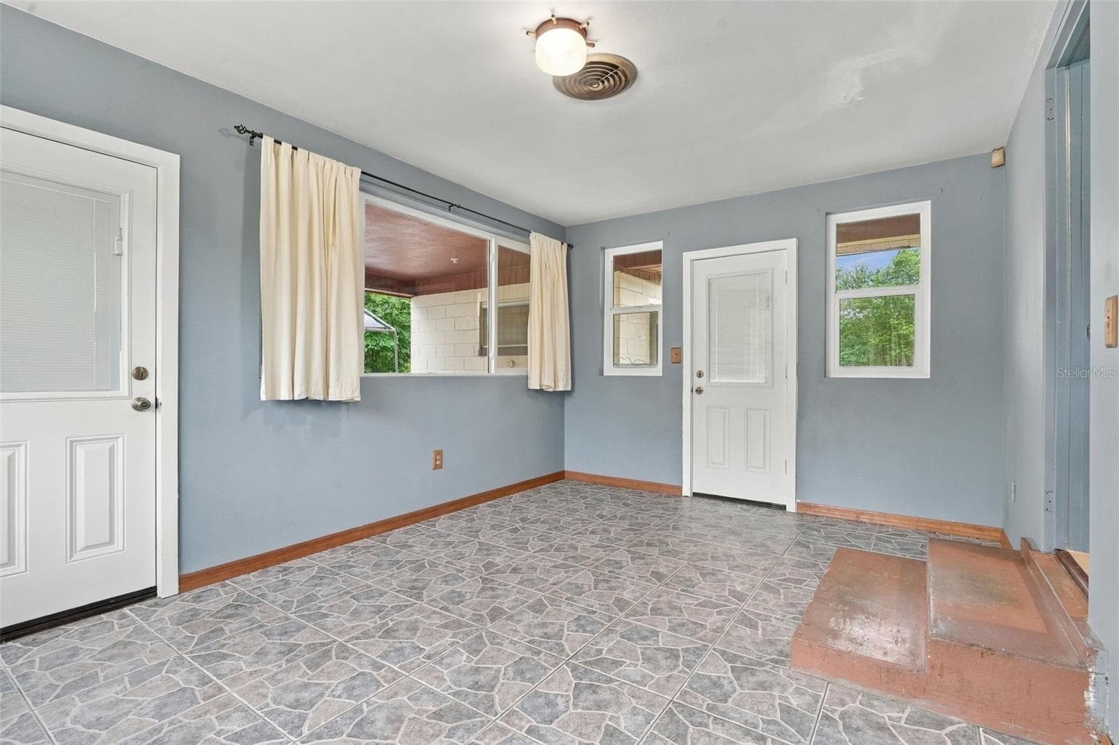 Florida room - 480 W NEW YORK AVE, ORANGE CITY