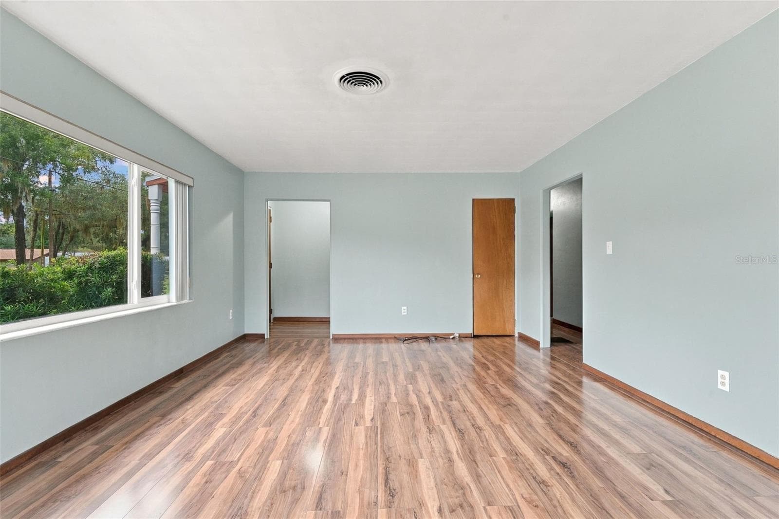 Living Room - 480 W NEW YORK AVE, ORANGE CITY