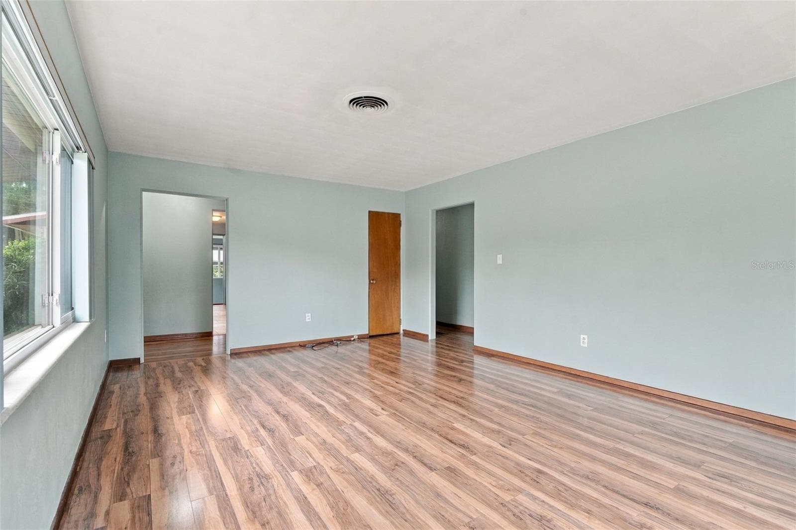 Living Room - 480 W NEW YORK AVE, ORANGE CITY