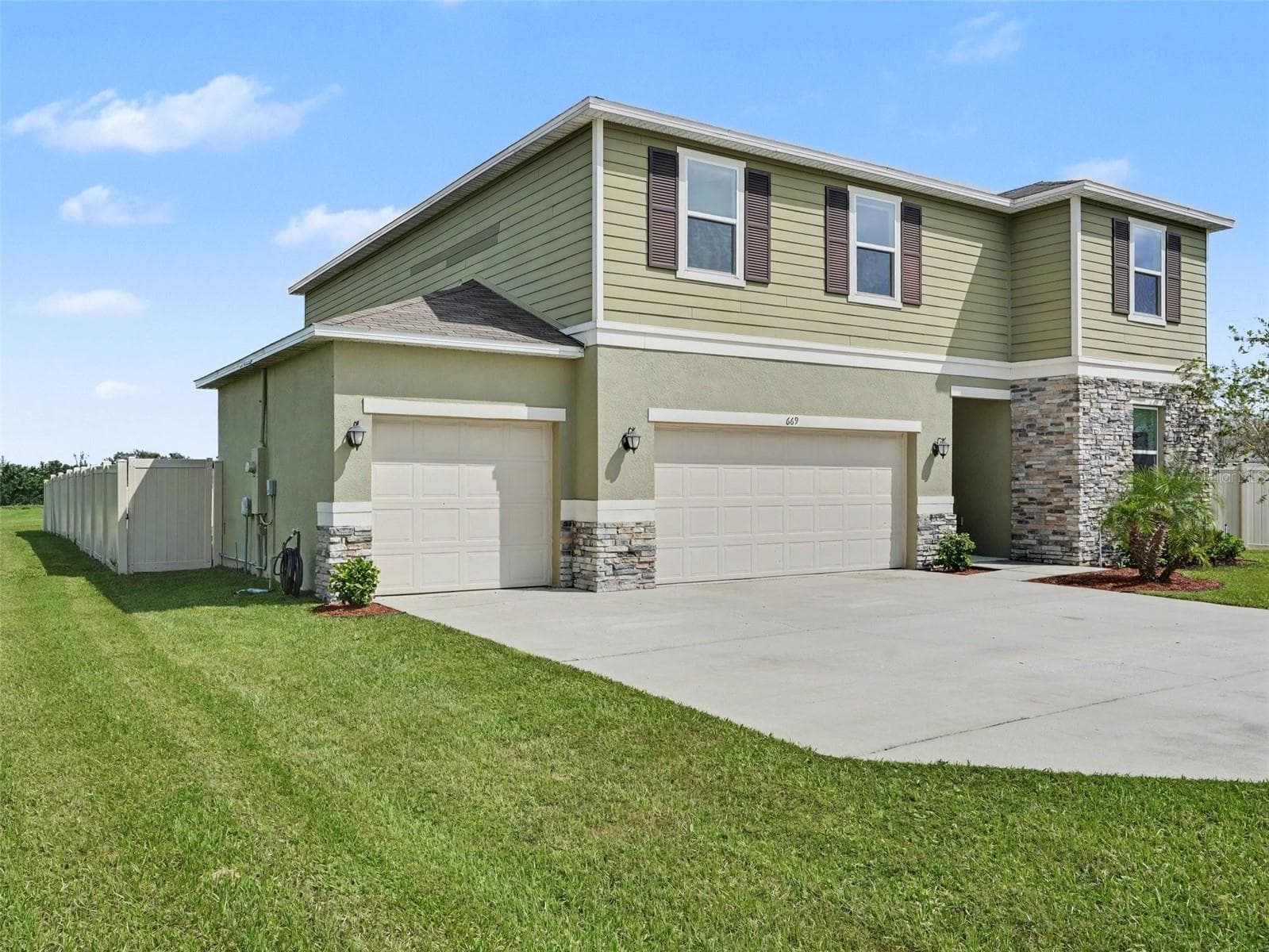 Single Family Residence at 669 SARNER PASS WAY, WINTER HAVEN, photo 2 of 54