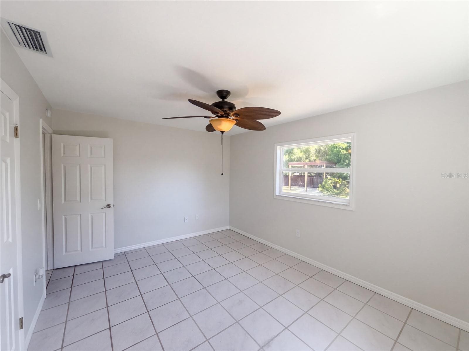 Single Family Residence at 441 RIDGE DR, SANFORD, photo 12 of 25