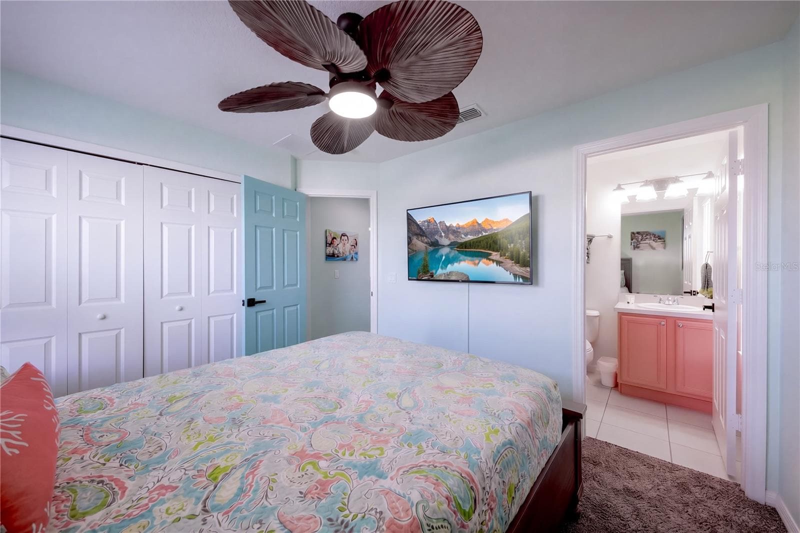 Single Family Residence at 2608 EMERALD ISLAND BLVD, KISSIMMEE, photo 19 of 32