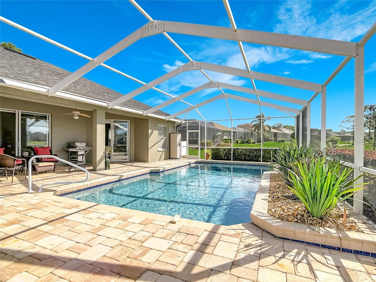 Sparkling POOL with golf course views - 455 OSPREY LANDING WAY, LAKELAND