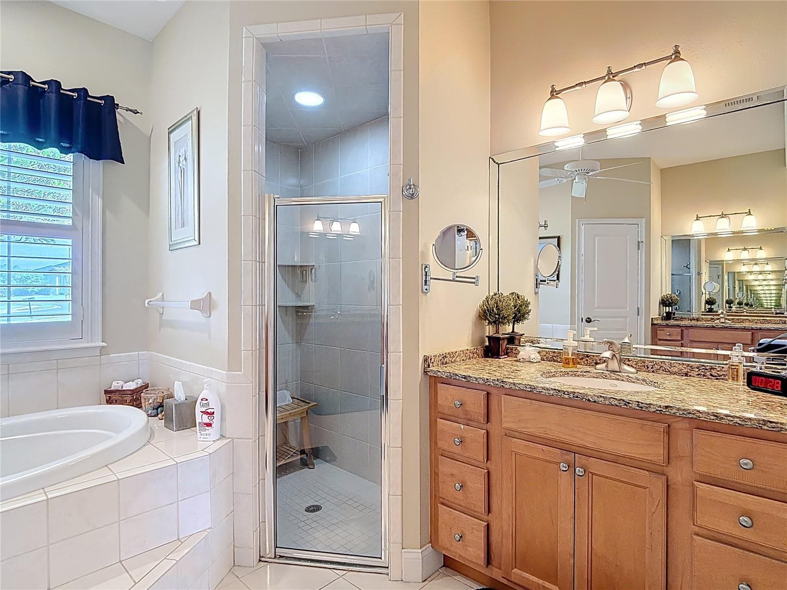 Dual vanities - 455 OSPREY LANDING WAY, LAKELAND