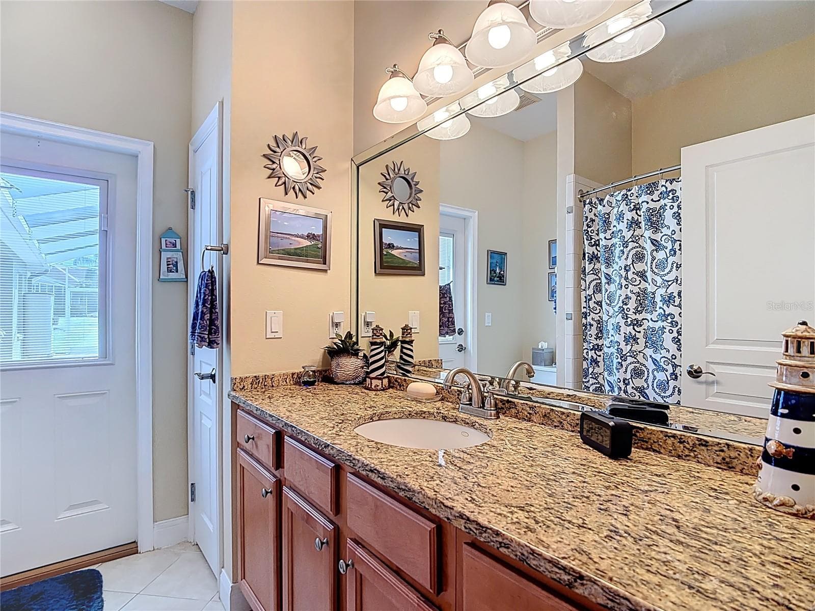 Hall/Guest/Pool Bathroom - 455 OSPREY LANDING WAY, LAKELAND
