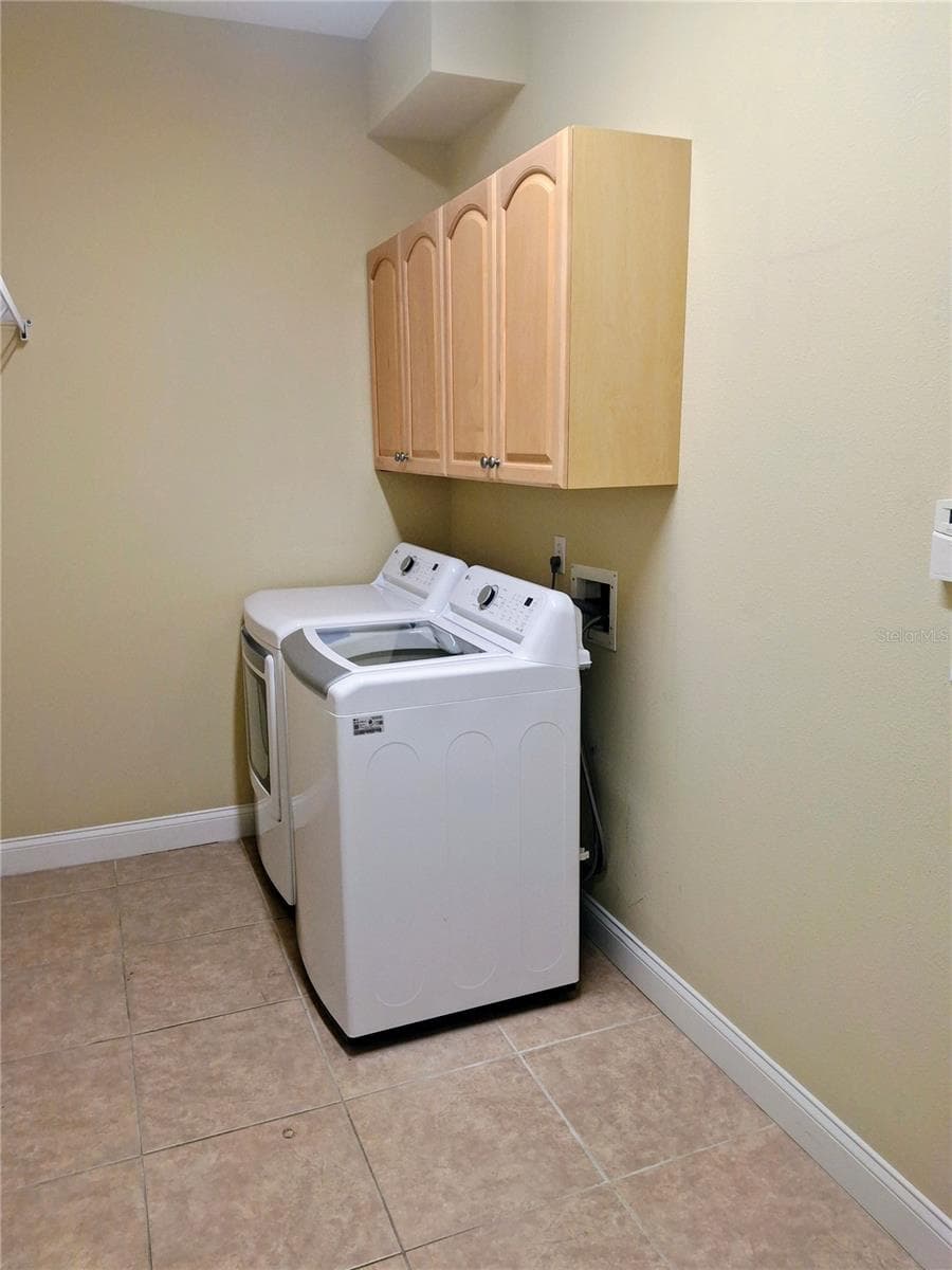 Washer & dryer stay - 455 OSPREY LANDING WAY, LAKELAND