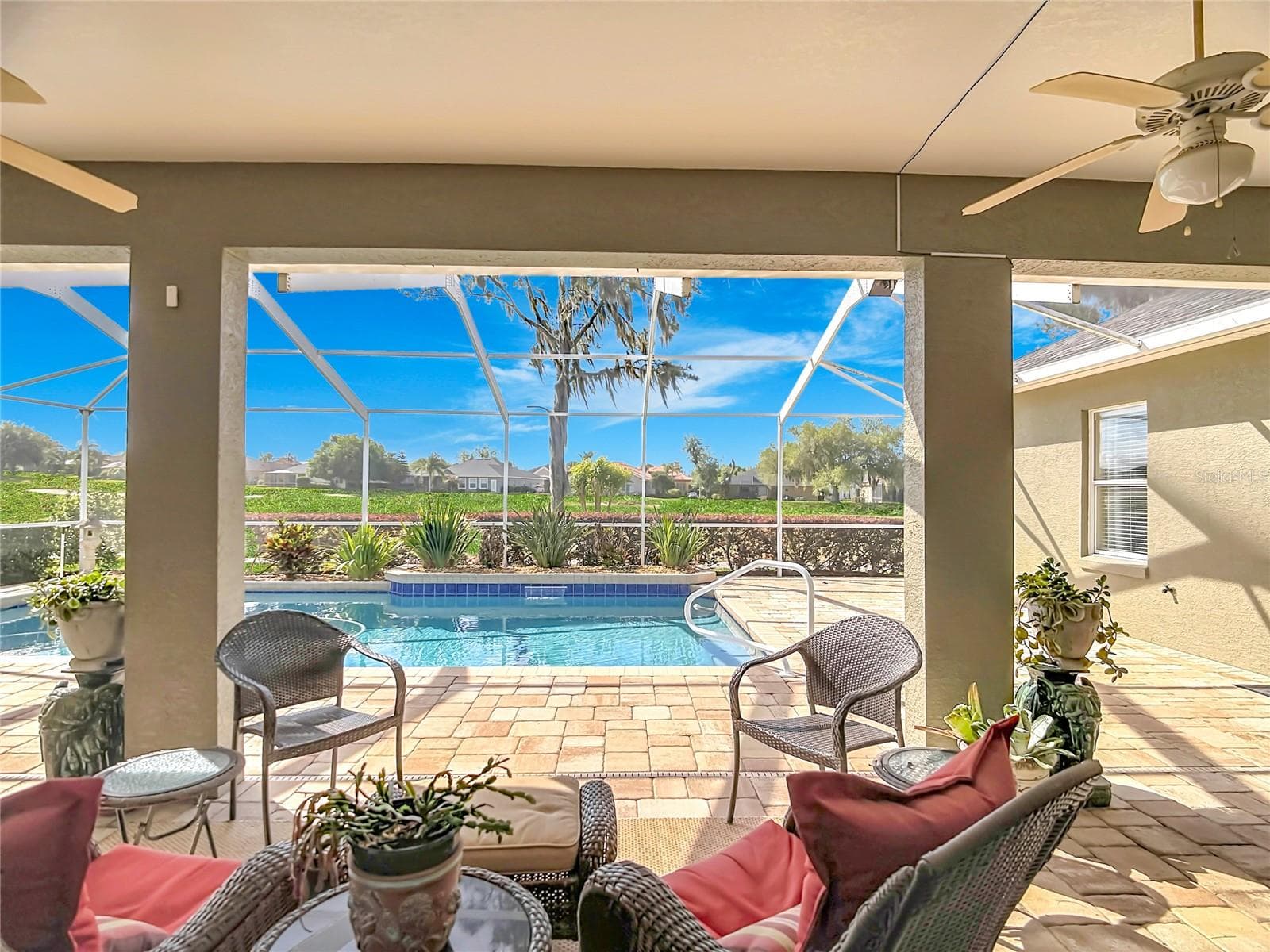 Relax with golf course views - 455 OSPREY LANDING WAY, LAKELAND