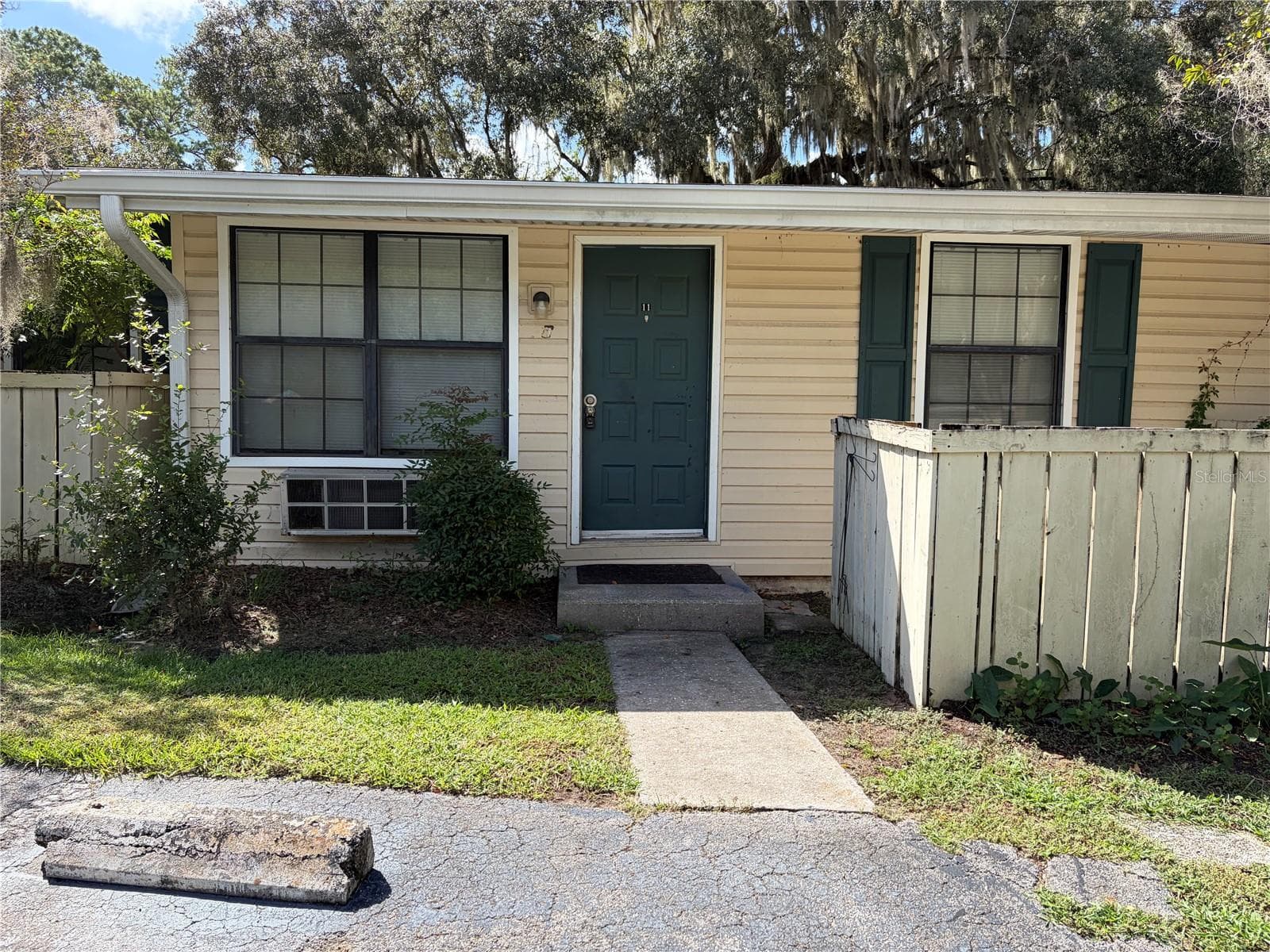 2490 SW 14TH DR #11