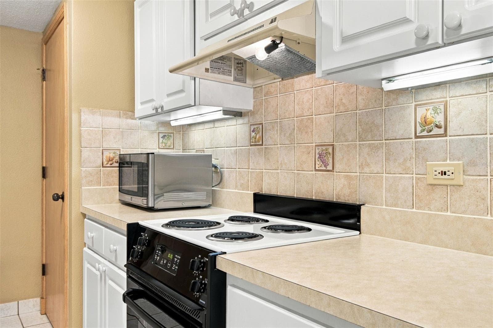 Condominium at 36750 US HIGHWAY 19 #23308, PALM HARBOR, photo 11 of 70